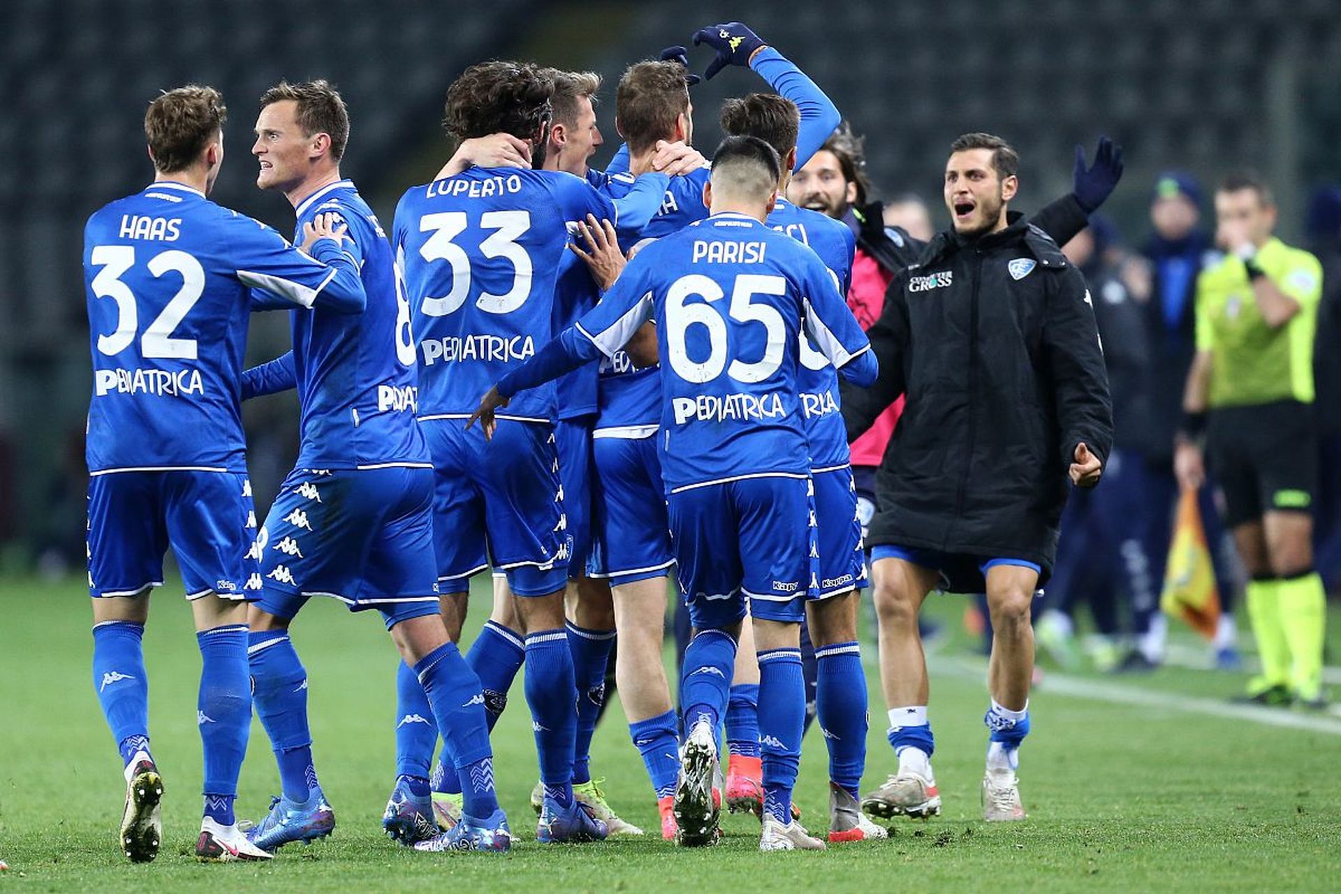 火花队的传 火花队的传